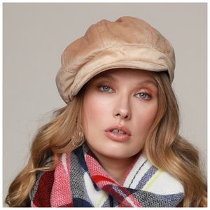 Accessories - FLASH SALE Classic Velvet Newsboy Hat Cap Tan NWT Accessories - FLASH SALE Classic Velvet Newsboy Hat Cap Tan NWT